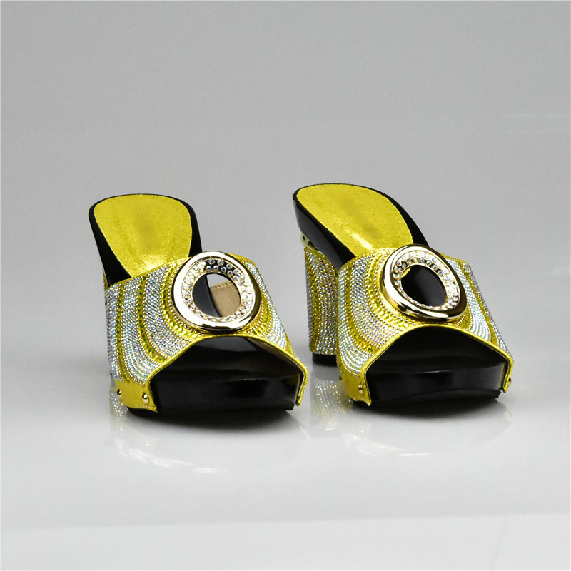 Latest Green Color Italian Ladies Shoes and Bag Set Decorated with Rhinestone African Women Italian Shoe and Bag Set for Wedding